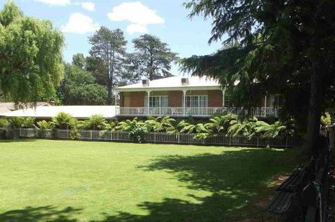 Barrass's John Bright Motor Inn - Accommodation Mt Buller 0