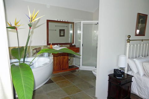 Airlie Waterfront Bed & Breakfast - Accommodation Mt Buller 5