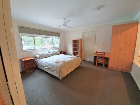 Waterfront Retreat At Wattle Point - Accommodation Mt Buller 4