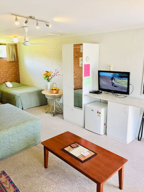 Colonial Motor Inn Pambula - Accommodation Mt Buller 4