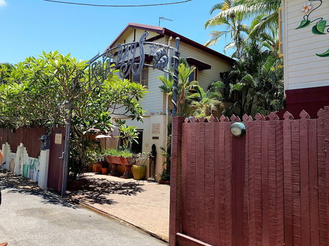 Tropic Days Backpackers - Accommodation Mt Buller 0
