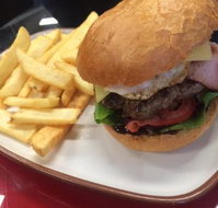Drouin PizzaBurger Lounge - Accommodation Mt Buller