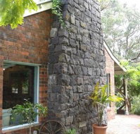 Hummingbird Eco Retreat - Harvest Garden Restaurant - Accommodation Mt Buller