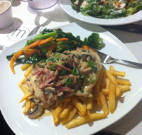 Mike's Grill The Royal Hotel - Accommodation Mt Buller
