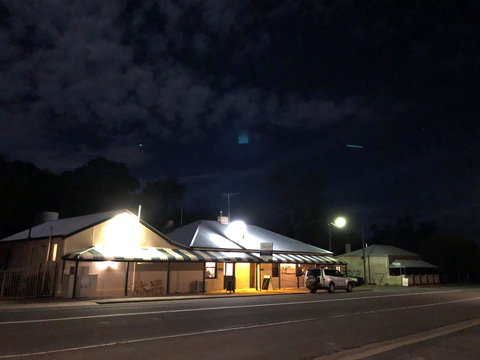 Eden Valley Hotel - Accommodation Mt Buller 1