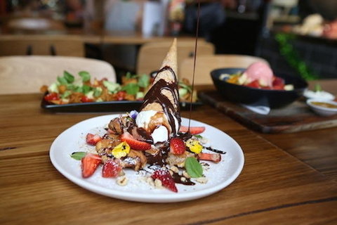 Twisted Sista - Narre Warren - Accommodation Mt Buller 0