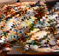 Surrey Hills Handcrafted Pizza  Burger - Accommodation Mt Buller