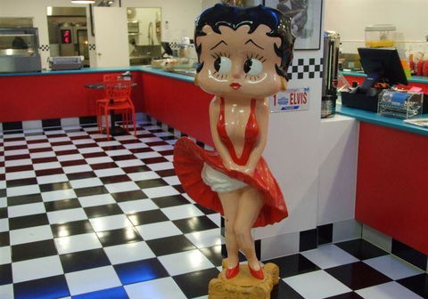 RJ's Rock N Roll Diner - Accommodation Mt Buller 10