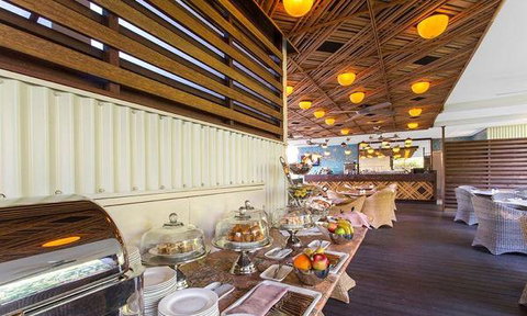 The Deck Poolside Bar & Restaurant - Accommodation Mt Buller 1