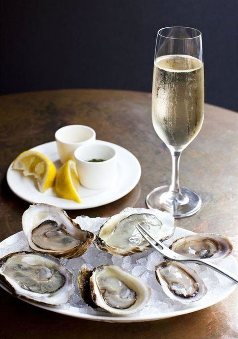 RST Seafood Restaurant - Accommodation Mt Buller 3
