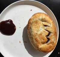 Devil's Den Cafe and Takeaway - Accommodation Mt Buller