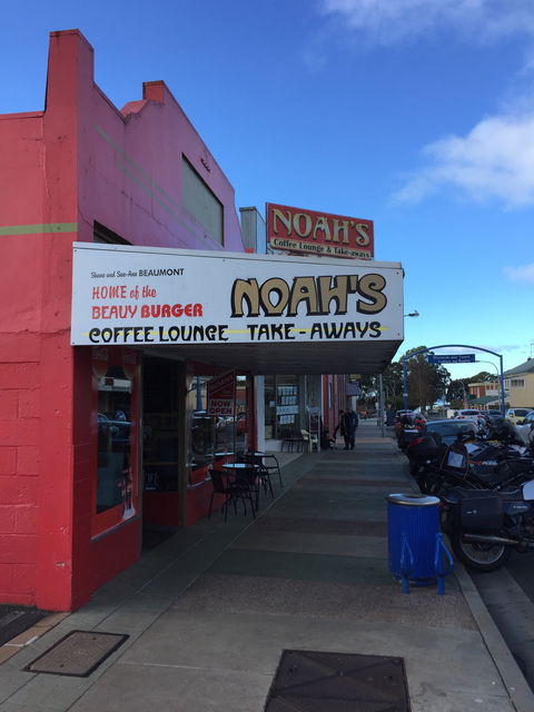 Noah's Coffee Lounge & Takeaway - Accommodation Mt Buller 2