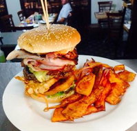 Gin Gin Hotel - Accommodation Mt Buller