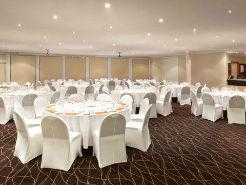 Mercure Canberra Hotel - Accommodation Mt Buller 8