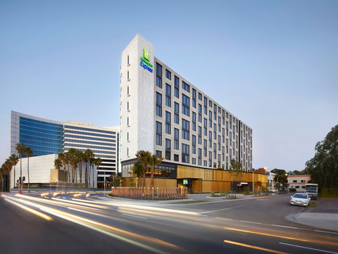 Holiday Inn Express Sydney Airport - Accommodation Mt Buller 0