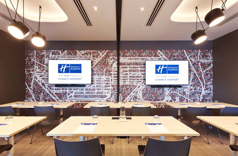 Holiday Inn Express Sydney Airport - Accommodation Mt Buller 10