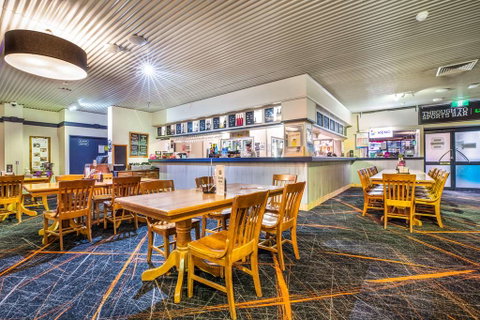 Atherton Hotel - Accommodation Mt Buller 6