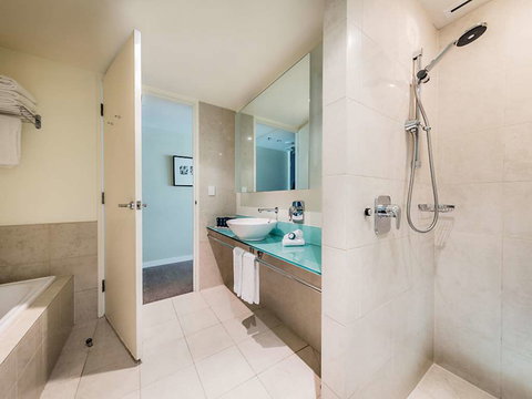 PARKROYAL Melbourne Airport - Accommodation Mt Buller 5