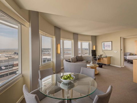 PARKROYAL Melbourne Airport - Accommodation Mt Buller 12