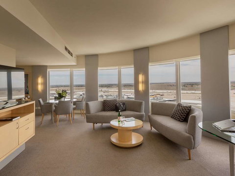 PARKROYAL Melbourne Airport - Accommodation Mt Buller 13