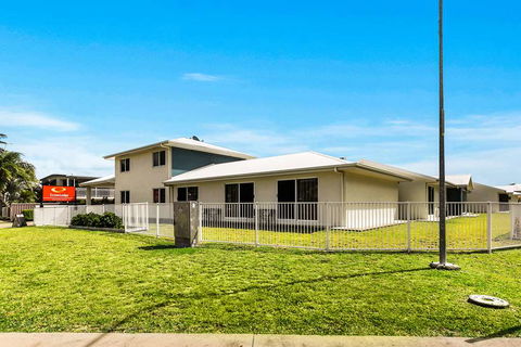 Econo Lodge Beachside - Accommodation Mt Buller 0