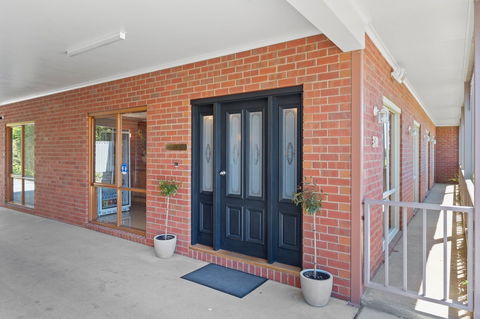 Burke & Wills Motor Inn - Accommodation Mt Buller 2