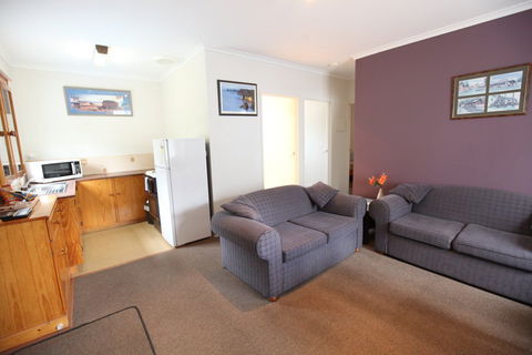 The Fox & Hounds Inn - Accommodation Mt Buller 1