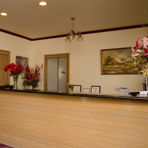 Pines Country Club Motor Inn - Accommodation Mt Buller 1