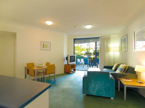 Oaks Calypso Plaza Resort - Accommodation Mt Buller 5
