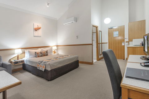 The Airport International Motel - Accommodation Mt Buller 4