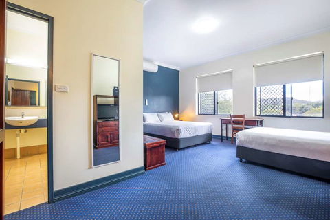 Atherton Hotel - Accommodation Mt Buller 4