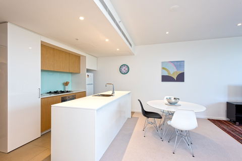 Astra Apartments MacQuarie Park - Accommodation Mt Buller 2