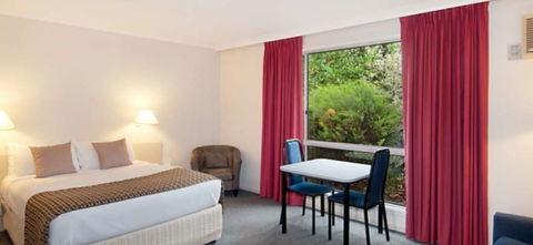 Hotel Ringwood Lake - Accommodation Mt Buller 0