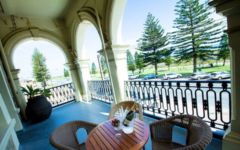 Largs Pier Hotel - Accommodation Mt Buller 2