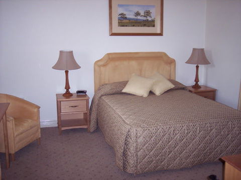 Ross Motel & Caravan Park - Accommodation Mt Buller 1