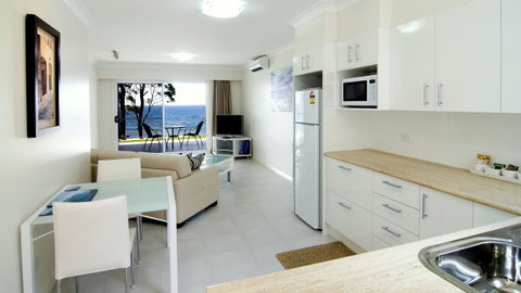 Mollymook Beach Waterfront - Accommodation Mt Buller 8