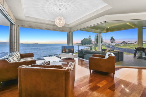 Aloha Waterfront Properties - Accommodation Mt buller 4