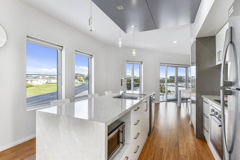 Aloha Waterfront Properties - Accommodation Mt buller 15