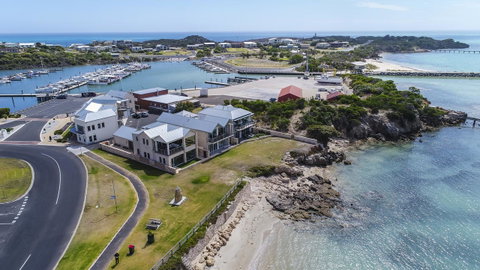 Aloha Waterfront Properties - Accommodation Mt buller 0