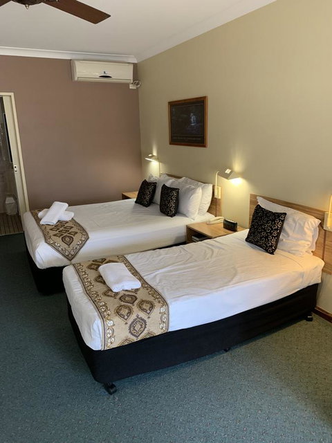 Cumberland Motor Inn - Accommodation Mt Buller 9