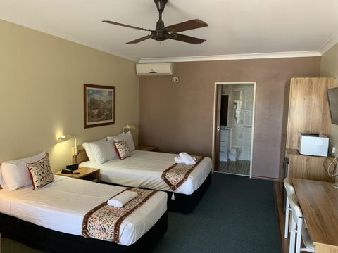 Cumberland Motor Inn - Accommodation Mt Buller 13