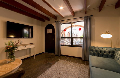 The Manor Basket Range - Accommodation Mt buller 7