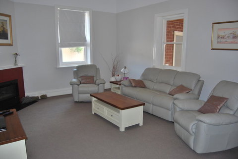 Jacaranda Cottage - Accommodation Mt Buller 6