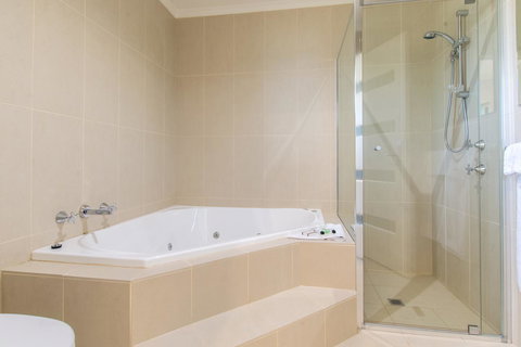 Mick O\'Sheas - Accommodation Mt buller 22