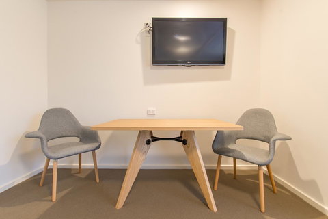 Mick O\'Sheas - Accommodation Mt buller 8