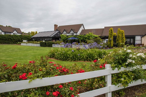 Mick O\'Sheas - Accommodation Mt buller 31