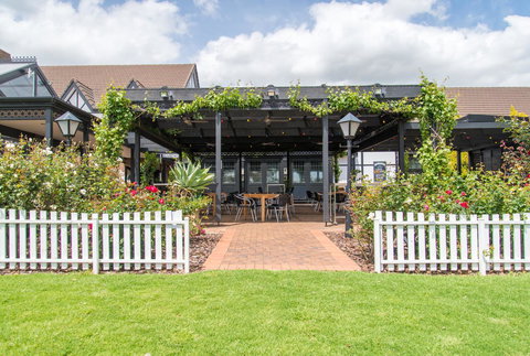 Mick O\'Sheas - Accommodation Mt buller 39