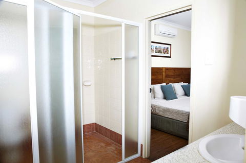 Kimberley Hotel - Accommodation Mt Buller 7