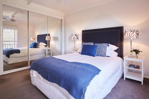 Bright And Spacious Family Home With Leafy Deck - Accommodation Mt Buller 5