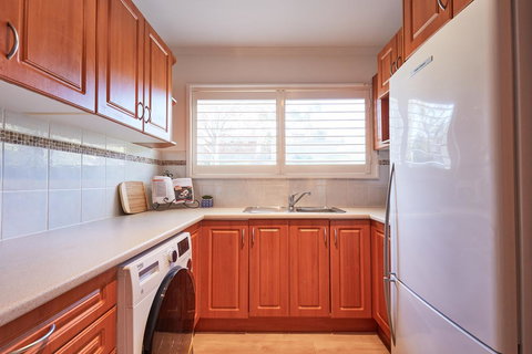 Bright And Spacious Family Home With Leafy Deck - Accommodation Mt Buller 18